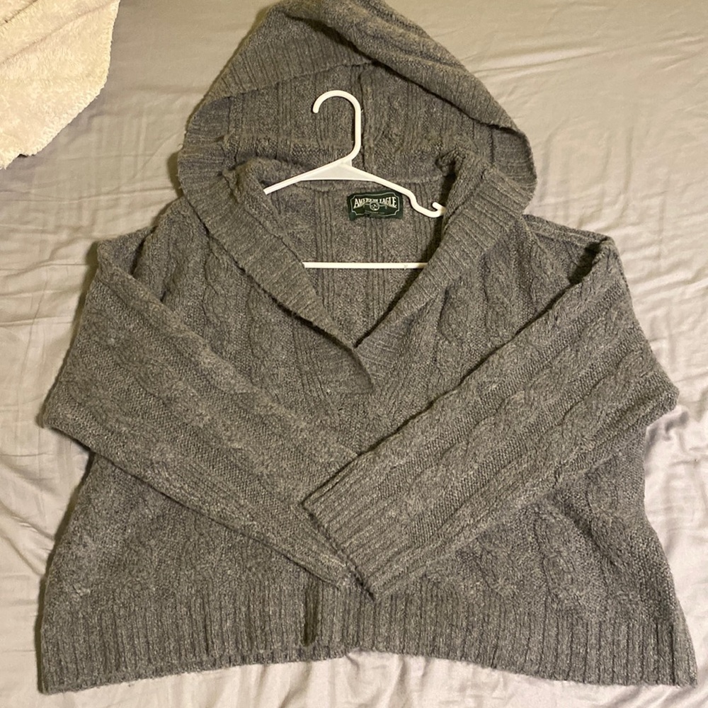 American Eagle sweater
